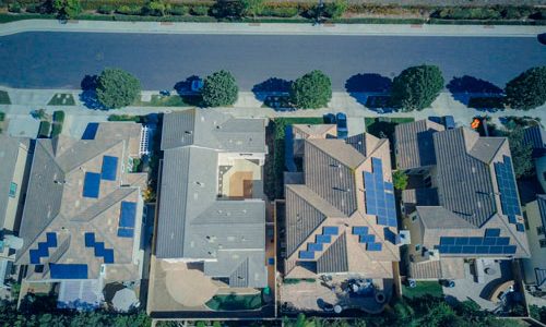 Instalación de placas solares en vivienda unifamiliar